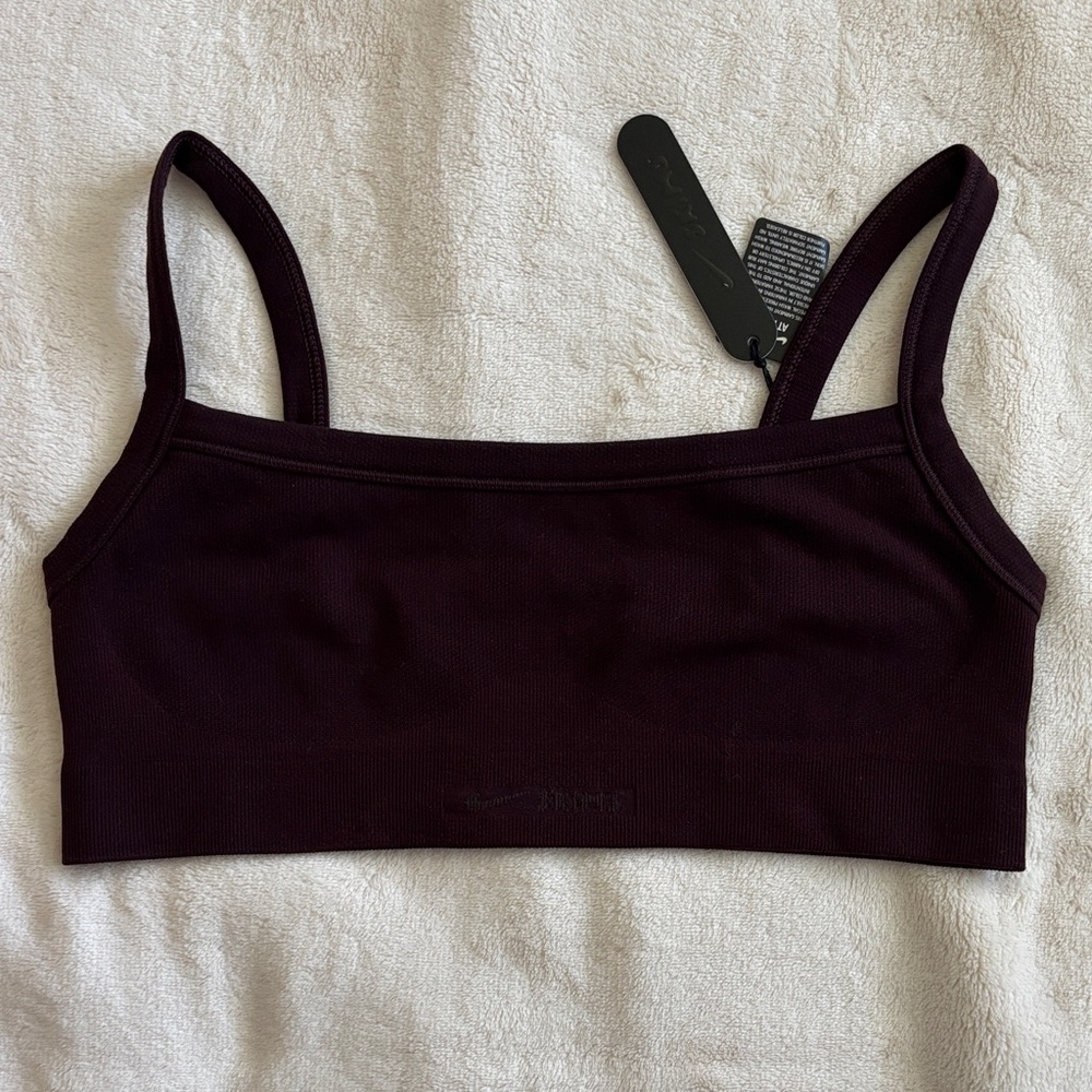 Nike SKIMS Vintage Seamless Cami Bra in Currant ✨